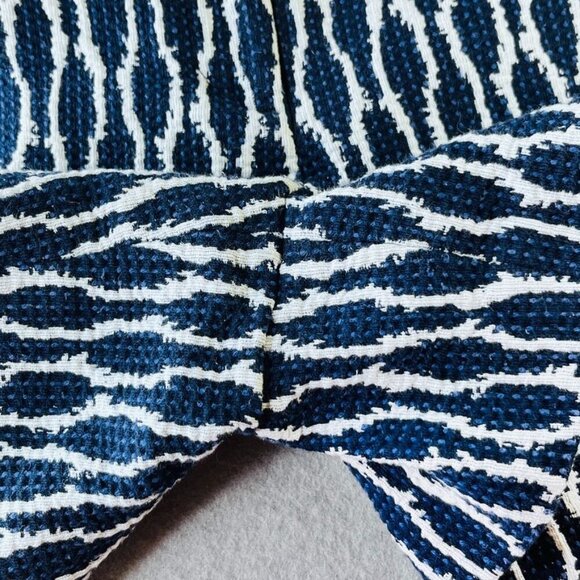 Loft Ann Taylor Riviera Shorts Size 2 Navy, White Textured Stripe 3" Inseam - Picture 3 of 9